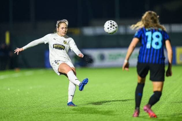 251119 Alice Bergström of Häcken during the UEFA Women s Europa Cup between Inter and Häcken on November 19, 2025 in Milano. Photo: Daniel Stiller BILDBYRAN kod DS DS0528 fotboll football soccer fotball europa cup inter häcken uefa womens europa cup dam bbeng Copyright: DANIELxSTILLER BB251119DS022
