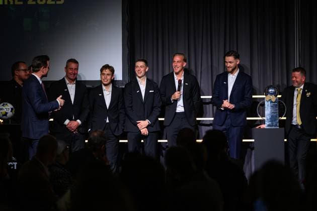 251119 Mjällbys malvaktstränare Lars Levinsson, Ludwig Malachowski, Elliot Stroud, Herman Johansson, malvakt Noel Törnqvist och tränare Anders Torstensson under Allsvenskans Stora Pris den 19 november 2025 i Stockholm. Copyright: EMMAxWALLSKOG BB251119EW015