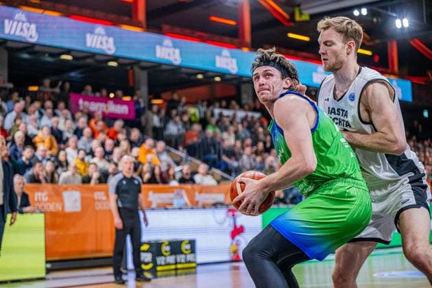 Basketball FIBA Europe Cup, Saison 2025 2026, Herren, Hauptrunde, Gruppenphase, 6. Spieltag, 19.11.2025, RASTA Vechta - Dinamo BDS Sassari Nicholas McGlynn ( 29 - Dinamo BDS Sassari) in Aktion Vechta RASTA Dome Niedersachsen Deutschland