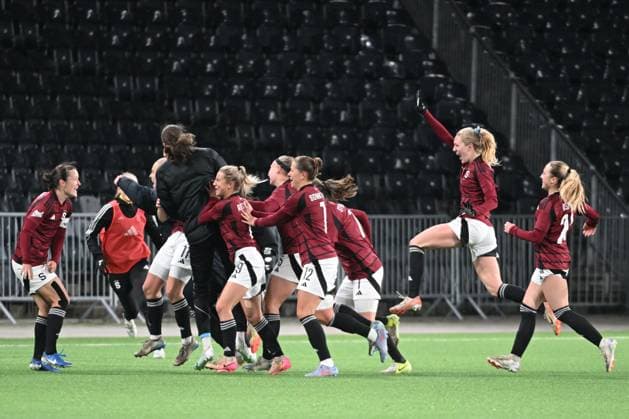 BERN, SWITZERLAND - NOVEMBER 19: Michaela Khyrova of Sparta Praha c) celebrating her Goal 0:4 during the UEFA Women s Europa Cup 2025 26 Round of 16 Second Leg match between BSC Young Boys and AC Sparta Praha at Stadion Wankdorf on November 19, 2025 in Bern, Switzerland. Bern Stadion Wankdorf Bern Switzerland Copyright: xJustPictures.ch ManuelxWinterbergerx jp-en-EuSpIm-MWI_5551
