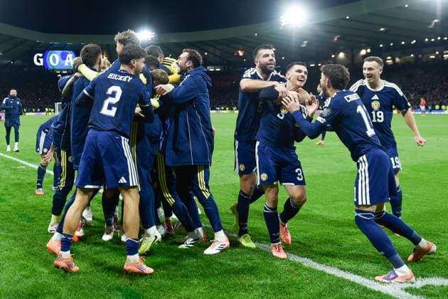 Scotland v Denmark 2026 FIFA World Cup, WM, Weltmeisterschaft, Fussball Qualifiers Kenny McLean of Scotland celebrates his goal and his sides fourth goal with teammates during the 2026 FIFA World Cup Qualifiers Group C match at Hampden Park, Glasgow UK Newspapers OUT Copyright: xJamiexJohnstonx FIL-22514-0217