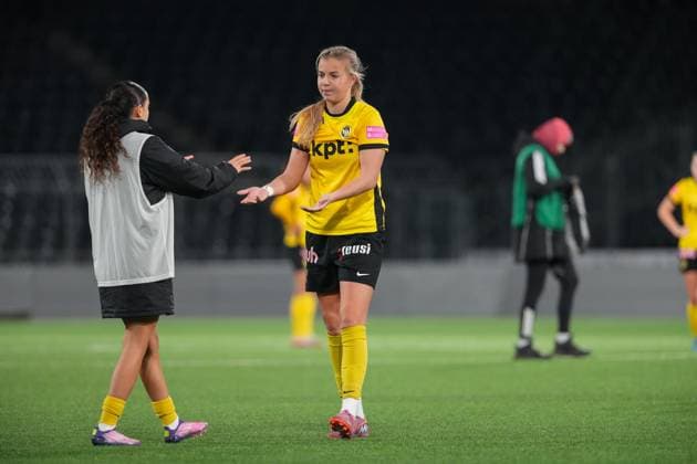 Schweiz: UEFA Women s Europa Cup 2025 26 1 8 final, BSC YB Frauen vs AC Sparta Praha - Stadion Wankdorf, Bern: Maja Jelcic (99 YB Frauen) nach der Niederlage gegen AC Sparta Praha Bern Stadion Wankdorf Bern Schweiz Copyright: xKjetilxWaberx