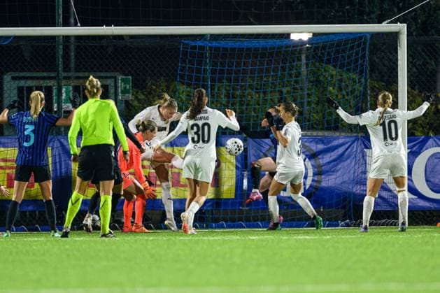 251119 Stine Sandbech of Häcken during the UEFA Women s Europa Cup between Inter and Häcken on November 19, 2025 in Milano. Photo: Daniel Stiller BILDBYRAN kod DS DS0528 fotboll football soccer fotball europa cup inter häcken uefa womens europa cup dam bbeng Copyright: DANIELxSTILLER BB251119DS031
