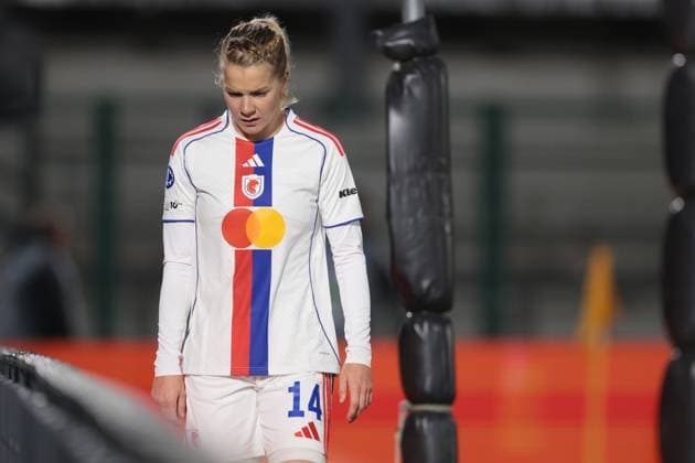 Biella, Italy, 19th November 2025. Ada Hegerberg of OL Lyonnes reacts as she leaves the field of play after being substituted during the Juventus Women vs Lyonnes UEFA Womens Champions League match at Stadio Vittorio Pozzo, Biella. Picture credit should read: Jonathan Moscrop Sportimage EDITORIAL USE ONLY. No use with unauthorised audio, video, data, fixture lists, club league logos or live services. Online in-match use limited to 120 images, no video emulation. No use in betting, games or single club league player publications. SPI_041_JM_JUVE_LYONNES_UWCL SPI-4295-0041