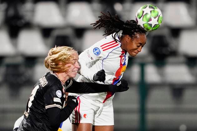 OL Lyonnes s Marie-Antoinette Katoto jumps for the ball with Juventus women Emma Kullberg during the UEFA Women s Champions League soccer match between Juventus Women and OL Lyonnes at the Stadium Comunale Vittorio Pozzo La Marmora in Biella, north west Italy - Day 4 - November 19, 2025. - Soccer.  Copyright: xFabioxFerrari LaPressex