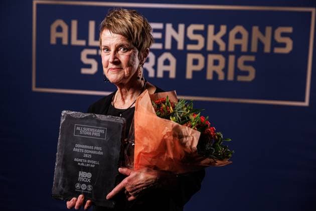 251119 Mjällbys Agneta Rydell poserar för ett porträtt med priset för Arets domarvän under Allsvenskans Stora Pris den 19 november 2025 i Stockholm. Copyright: CAISAxRASMUSSEN BB251119BB478