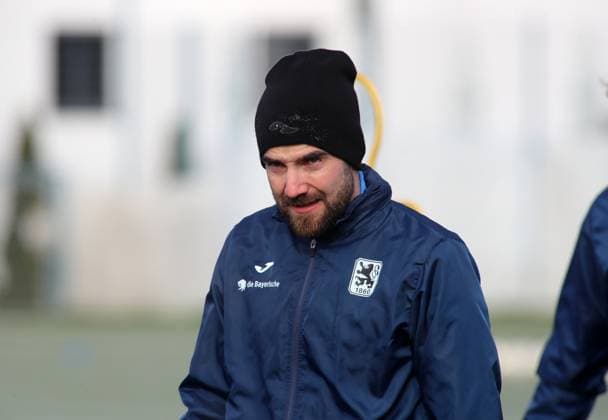 Fussball, Herren, 3.Liga, Saison 2025 2026, TSV 1860 München, Training Morris Schröter Schroeter (TSV 1860 München) Kopf, Portrait mit Mütze