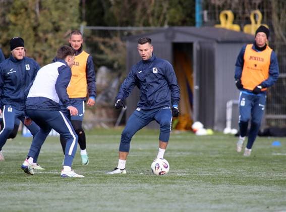 Fussball, Herren, 3.Liga, Saison 2025 2026, TSV 1860 München, Training Alexander Benede (TSV 1860 München) am Ball