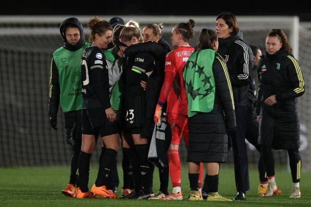 Biella, Italy, 19th November 2025. Team mates console a dejected Cecilia Salvai of Juventus after her handball gave away a penalty to enable the visitors to take a point following the final whistle of the Juventus Women vs Lyonnes UEFA Womens Champions League match at Stadio Vittorio Pozzo, Biella. Picture credit should read: Jonathan Moscrop Sportimage EDITORIAL USE ONLY. No use with unauthorised audio, video, data, fixture lists, club league logos or live services. Online in-match use limited to 120 images, no video emulation. No use in betting, games or single club league player publications. SPI_064_JM_JUVE_LYONNES_UWCL SPI-4295-0064