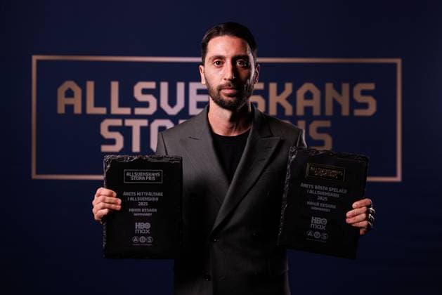 251119 Hammarbys Nabil Besara poserar för ett porträtt med priset för Arets spelare i Allsvenskan under Allsvenskans Stora Pris den 19 november 2025 i Stockholm. Copyright: CAISAxRASMUSSEN BB251119BB511