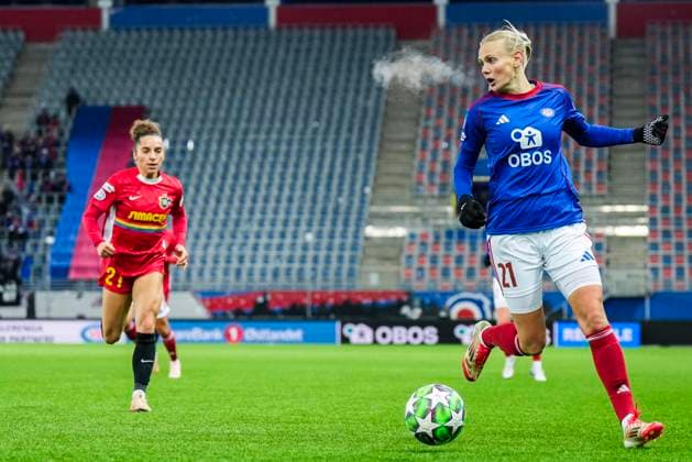 Football, Women s Champions League 2025 2026 Valerenga St Pölten Oslo 20251119 Valerenga s Karina Saevik during the Women s Champions League football match between Valerenga and St Pölten at Intility Arena Photo Fredrik Varfjell NTB Oslo Norway EDITORIAL USE ONLY RESTRICTED USE FOR BETTING COMPANIES  Copyright: xFredrikxVarfjellx xNTBx