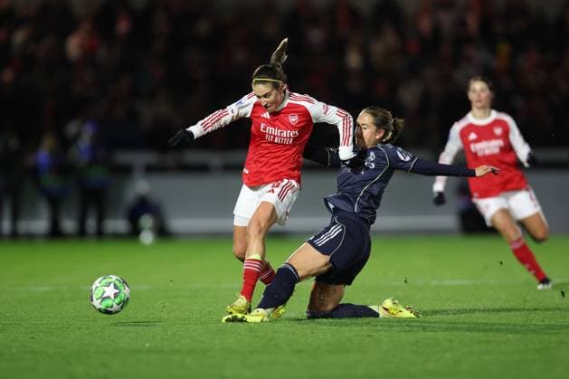 Arsenal v Real Madrid Women 19 November 2025, Boreham Wood - UEFA Women™s Champions League - Arsenal v Real Madrid Women - Mariona Caldentey of Arsenal and Sara Dabritz of Real Madrid - Photo: Charlotte Wilson Offside. Boreham Wood UK Copyright: xCharlottexWilsonx xOffsidexOffside