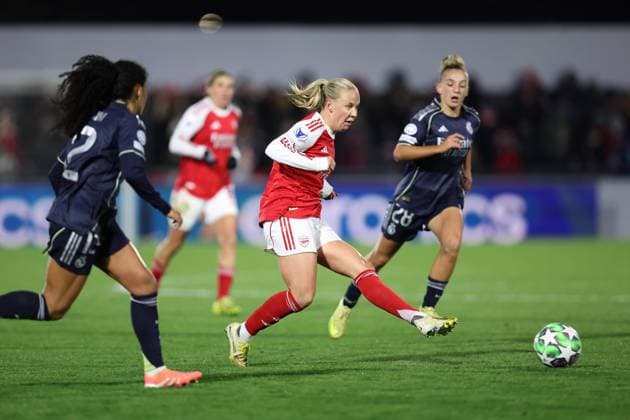 Arsenal v Real Madrid Women 19 November 2025, Boreham Wood - UEFA Women™s Champions League - Arsenal v Real Madrid Women - Beth Mead of Arsenal - Photo: Charlotte Wilson Offside. Boreham Wood UK Copyright: xCharlottexWilsonx xOffsidexOffside