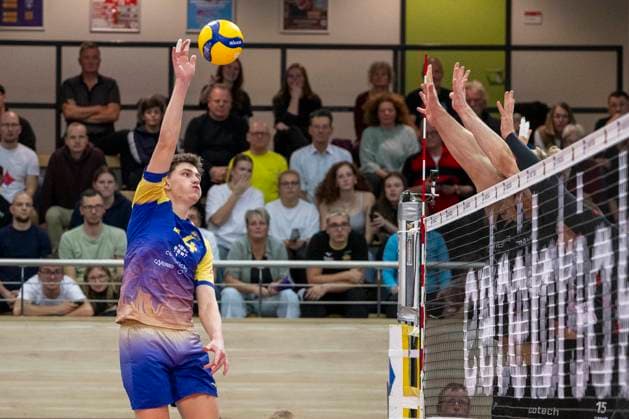 1.Volleyball Bundesliga -Saison 2025 2026 Cerebricks Volley Goats Mitteldeutschland vs.TSV Haching München Halle, Deutschland 19. November 2025: Im Bild:Clay Wieter (Bitterfeld) Halle Saale SWH Arena Sachsen-Anhalt Deutschland