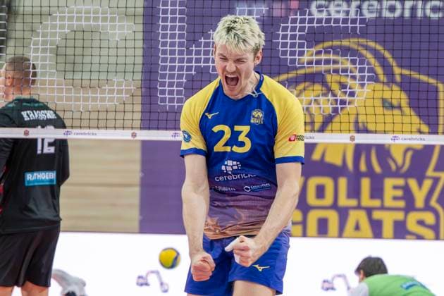 1.Volleyball Bundesliga -Saison 2025 2026 Cerebricks Volley Goats Mitteldeutschland vs.TSV Haching München Halle, Deutschland 19. November 2025: Im Bild:Samuel Schellenberg (Bitterfeld) Jubel, Freude, Emotion Halle Saale SWH Arena Sachsen-Anhalt Deutschland