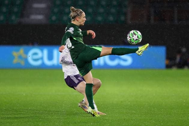 VfL vs. Manchester, CL Frauen Wolfsburg, 19.11.2025, FUßBALL - VfL Wolfsburg vs. Manchester United, ManU Champions League Frauen, Saison 2025 26. Svenja Huth (VfL Wolfsburg) Wolfsburg