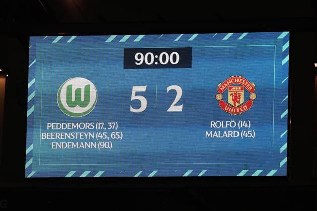 VfL vs. Manchester, CL Frauen Wolfsburg, 19.11.2025, FUßBALL - VfL Wolfsburg vs. Manchester United, ManU Champions League Frauen, Saison 2025 26. Infotafel mit Endergebnis Wolfsburg