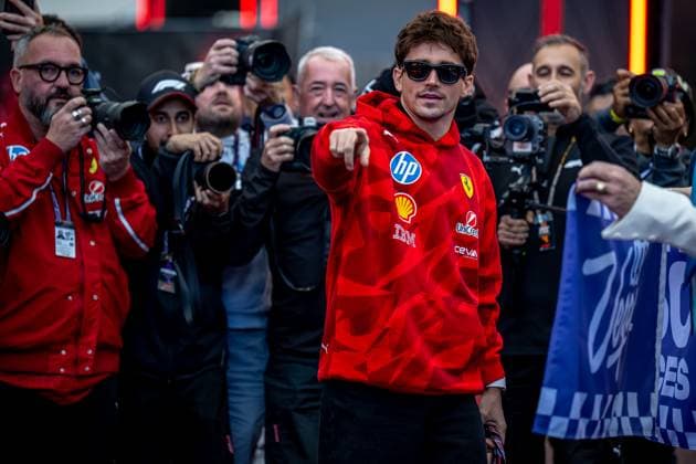 Sport Bilder des Tages LAS VEGAS, UNITED STATES: Charles Leclerc, racing for the Ferrari team during the 2025 Formula 1 Las Vegas Grand Prix at the Las Vegas Street Circuit in Las Vegas, United States