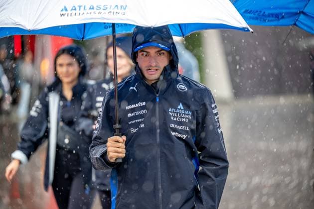 LAS VEGAS, UNITED STATES: Carlos Sainz, racing for the Williams Racing team during the 2025 Formula 1 Las Vegas Grand Prix at the Las Vegas Street Circuit in Las Vegas, United States