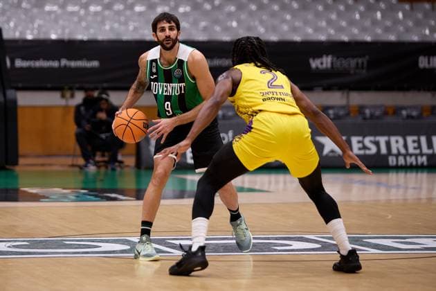 November 19, 2025, Badalona, Barcelona, Spain: Ricky Rubio of Joventut Badalona in action during the Basketball Champions League season X game between Joventut Badalona and Hapoel Netanel Holon at Palau Olimpic de Badalona on November 19, 2025 in Badalona, Spain. Badalona Spain - ZUMAr232 20251119_zsp_r232_105 Copyright: xDavidxRamirezx