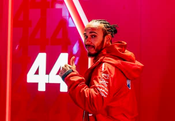 November 19 2025 Las Vegas NV, U.S.A. Ferrari driver Lewis Hamilton (44)walks back to the Ferrari garage in the paddock area during the Formula 1 Heineken Las Vegas Grand Prix in Las Vegas, NV CSM Las Vegas USA - ZUMAc04_ 20251119_zma_c04_284 Copyright: xThurmanxJamesx