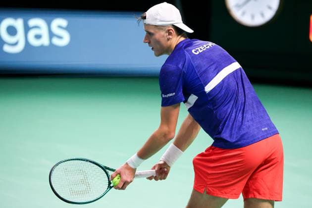 Jakub MENSIK (CZE) during Davis Cup - Final Eight, International Tennis match in Bologna, Italy, November 20 2025  Copyright: xRobertaxCorradin IPAxSportx xipa-agency.netx xx IPA_68162227 IPA_Agency_IPA68162227