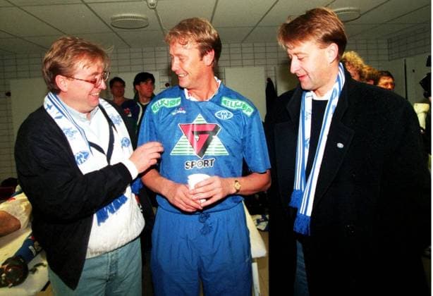 Historical pictures Oslo Cup final 1994 Lyn Molde 2 3 Location Ullevaal stadium Kjell Inge Rokke tv with Age Hareide in the middle and Bjorn Rune Gjelsten in the dressing room after the final victory was a fact Photo Tor Richardsen OSLO NORWAY NORWAY EDITORIAL USE ONLY  EDITORIAL USE ONLY. RESTRICTED USE FOR BETTING COMPANIES Ref:240196788st.jpg