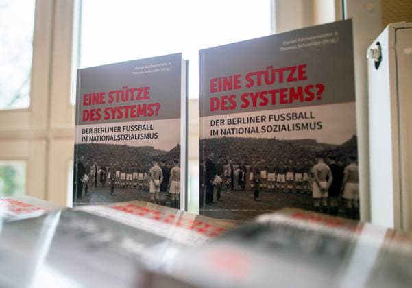 Fußball, Saison 2025 2026, Buchvorstellung: Eine Stütze des Systems? Der Berliner Fußball im Nationalsozialismus, im Bild: das Buch, 20.11. 2025, Copyright: xMatthiasxKochx