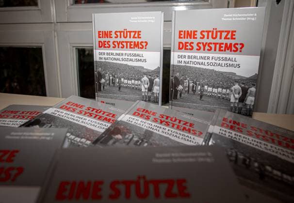 Fußball, Saison 2025 2026, Buchvorstellung: Eine Stütze des Systems? Der Berliner Fußball im Nationalsozialismus, im Bild: das Buch, 20.11. 2025, Copyright: xMatthiasxKochx