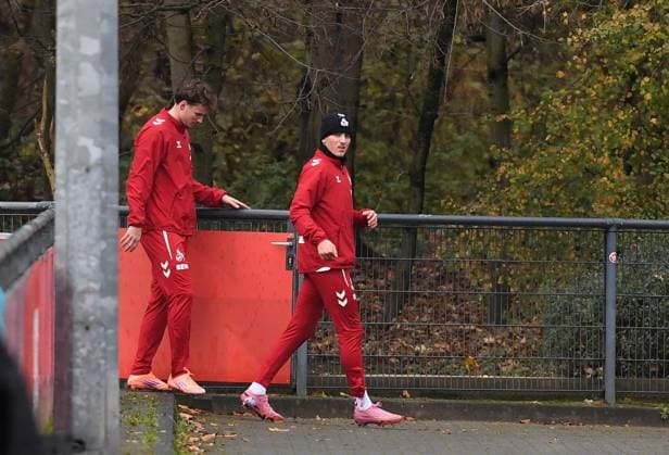 20.11.2025, xophax, Fussball 1.Bundesliga Saison 2025 2026 1.FC Köln Training Said El Mala( 1.FC Köln ) , rechts und Rav van den Berg , links ( 1.FC Köln ) verlassen vorzeitig das Training Leverkusen