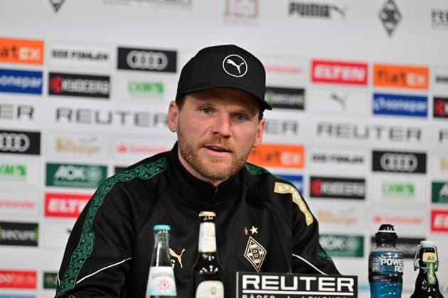 20.11.2025; Moenchengladbach; Fussball, Herren, Saison 2025 2026, Pressekonferenz Borussia Moenchengladbach vor Heidenheim und Vertragsverlaengerung Eugen Polanski Eugen Polanski (Cheftrainer Gladbach) DFL regulations prohibit any use of photographs as image sequences and or quasi-video. Borussia-Park NRW Deutschland *** 20 11 2025 Moenchengladbach Fußball, Herren, Saison 2025 2026, Pressekonferenz Borussia Moenchengladbach vor Heidenheim und Vertragsverlaengerung Eugen Polanski Eugen Polanski Head coach Gladbach DFL regulations prohibit any use of photographs as image sequences and or quasi video Borussia Park NRW Germany