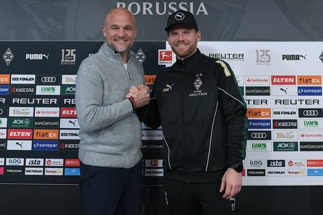 Vorstellung von Eugen Polanski als neuer Cheftrainer von Borussia Mönchengladbach am 20.11.2025 im Borussia-Park in Mönchengladbach Rouven Schröder ( Head of Sports Mönchengladbach ), links - Eugen Polanski ( Trainer Cheftrainer Mönchengladbach ), rechts
