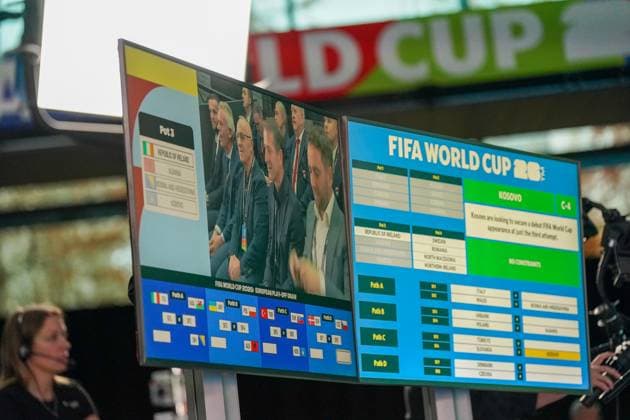 Fussball: FIFA WM-Qualifikation Europa 2025 26 Playoff-Auslosung Home of FIFA (Zürich, Schweiz): Blick auf die Delegation Kosovo mit Trainer Franco Foda Zürich Kanton Zürich Schweiz Copyright: xJOERANxSTEINSIEKx