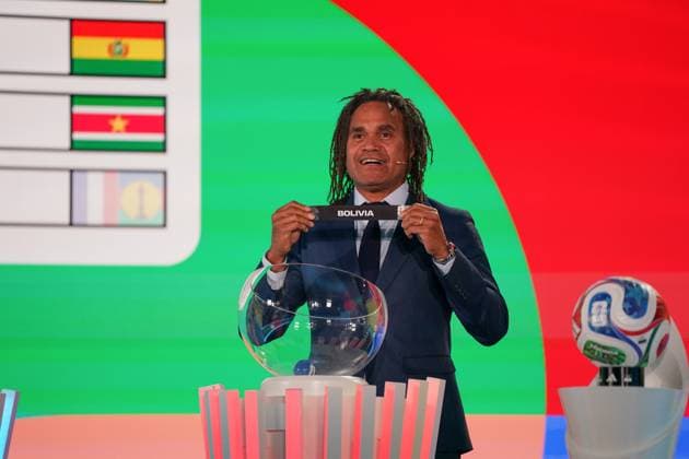 Fussball: FIFA WM-Qualifikation Europa 2025 26 Playoff-Auslosung Home of FIFA (Zürich, Schweiz): Christian Karembeu (FIFA Legende) zieht Bolivien Zürich Kanton Zürich Schweiz Copyright: xJOERANxSTEINSIEKx
