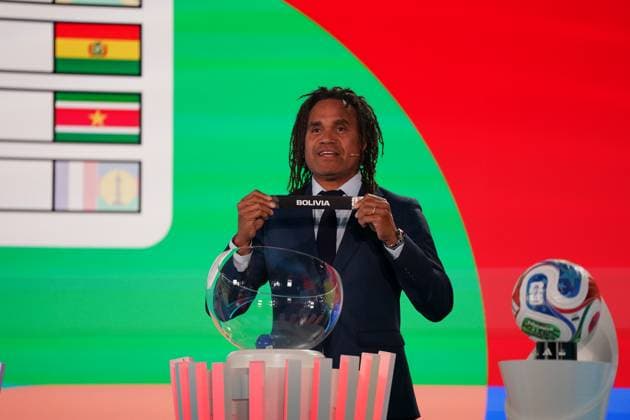 Fussball: FIFA WM-Qualifikation Europa 2025 26 Playoff-Auslosung Home of FIFA (Zürich, Schweiz): Christian Karembeu (FIFA Legende) zieht Bolivien Zürich Kanton Zürich Schweiz Copyright: xJOERANxSTEINSIEKx