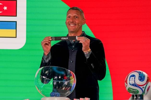 Fussball: FIFA WM-Qualifikation Europa 2025 26 Playoff-Auslosung Home of FIFA (Zürich, Schweiz): Marco Materazzi (FIFA Legende) zieht Italien Zürich Kanton Zürich Schweiz Copyright: xJOERANxSTEINSIEKx