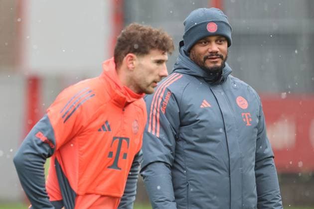 Trainer Vincent Kompany, 8 Leon Goretzka, Portraet, Portrait, Fussball FC Bayern München Training an der Säbenerstrasse 20.11.2025 FOTO: Mladen Lackovic LakoPress *** Coach Vincent Kompany, 8 Leon Goretzka, Portraet, Portrait, Football FC Bayern Munich Training at Säbenerstrasse 20 11 2025 PHOTO Mladen Lackovic LakoPress