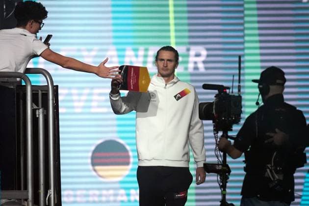 Alexander Zverev enters the pitch before the Davis Cup Finals 2025 Quarterfinals match between Tomas Martin Etcheverry (Argentina) and Jan-Lennard Struff (Germany) at Bologna Fiere, Bologna, Italy - November 20, 2025. - Tennis.  Copyright: xMassimoxPaolone LaPressex