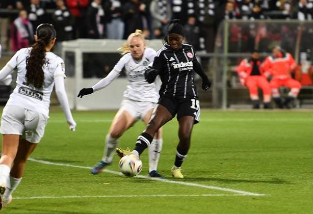 20.11.2025, xhbx, Fussball UEFA Women EuropaCup, Eintracht Frankfurt Frauen - PSV Eindhoven v.l. Nicole Anyomi (Eintracht Frankfurt Damen) (DFL DFB REGULATIONS PROHIBIT ANY USE OF PHOTOGRAPHS as IMAGE SEQUENCES and or QUASI-VIDEO) Frankfurt