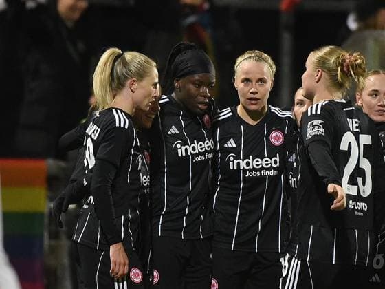 20.11.2025, xhbx, Fussball UEFA Women EuropaCup, Eintracht Frankfurt Frauen - PSV Eindhoven v.l. Torjubel, Goal celebration, celebrate the goal 1:1 durch Nicole Anyomi (Eintracht Frankfurt Damen) (DFL DFB REGULATIONS PROHIBIT ANY USE OF PHOTOGRAPHS as IMAGE SEQUENCES and or QUASI-VIDEO) Frankfurt