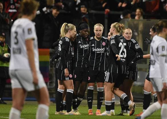20.11.2025, xhbx, Fussball UEFA Women EuropaCup, Eintracht Frankfurt Frauen - PSV Eindhoven v.l. Torjubel, Goal celebration, celebrate the goal 1:1 durch Nicole Anyomi (Eintracht Frankfurt Damen) (DFL DFB REGULATIONS PROHIBIT ANY USE OF PHOTOGRAPHS as IMAGE SEQUENCES and or QUASI-VIDEO) Frankfurt