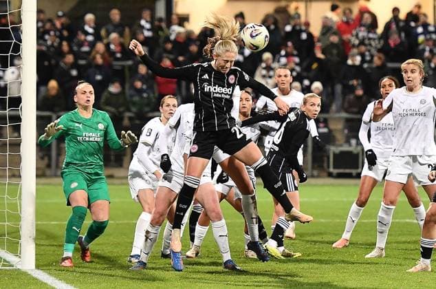 20.11.2025, xhbx, Fussball UEFA Women EuropaCup, Eintracht Frankfurt Frauen - PSV Eindhoven v.l. Rebecka Blomqvist (Eintracht Frankfurt Damen) (DFL DFB REGULATIONS PROHIBIT ANY USE OF PHOTOGRAPHS as IMAGE SEQUENCES and or QUASI-VIDEO) Frankfurt