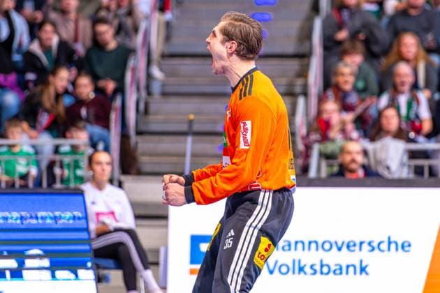 ,b35,(v.l.), TSV Hannover-Burgdorf (grün) gegen Bergischer HC (beige) am 13. Spieltag der Saison 2025 2026 in der DAIKIN Handball-Bundesliga (20.11.2025, ZAG Arena (Hannover, GER), Copyright: xJanxGuentherx xTSVxHannover-Burgdorfx