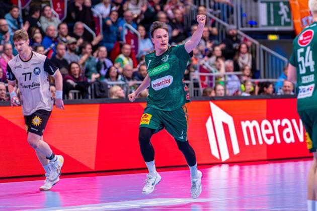 Leif Tissier (TSV Hannover-Burgdorf, Nr. 7) (v.l.), TSV Hannover-Burgdorf (grün) gegen Bergischer HC (beige) am 13. Spieltag der Saison 2025 2026 in der DAIKIN Handball-Bundesliga (20.11.2025, ZAG Arena (Hannover, GER), Copyright: xJanxGuentherx xTSVxHannover-Burgdorfx