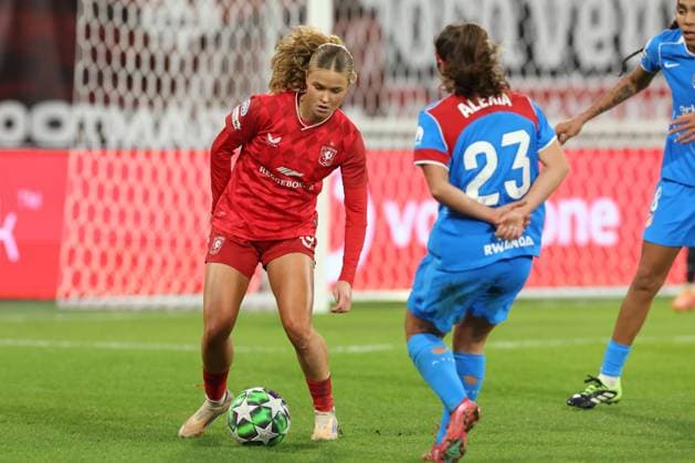 Sophie Proost of FC Twente during the match FC Twente Enschede vs Atletico de Madrid at the Stadium the Grolsch Veste for the Champions League women season 2025-2026 in ENSCHEDE, Netherlands on 20 november 2025, (photo by Peter Lous EYE4images DeFodi Images)