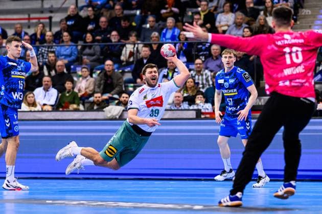TVB Stuttgart - GWD Minden Handball: 1. Bundesliga, Herren, Saison 2025 2026, TVB Stuttgart - GWD Minden, Porsche Arena. Mindens Malte Donker in Aktion. Stuttgart Porsche Arena Baden-Württemberg Deutschland
