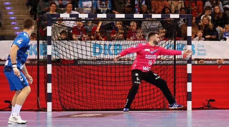 BAU 20.11.2025 Stuttgart Handball TVB Stuttgart vs. GWD Minden, Miljan Vujovic (TVB) im Tor