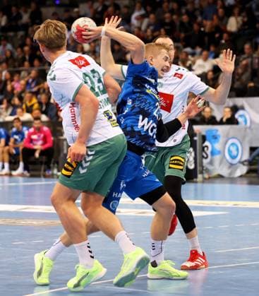 BAU 20.11.2025 Stuttgart Handball TVB Stuttgart vs. GWD Minden, Torben Matzken (TVB, Mitte)
