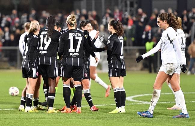 20.11.2025, xhbx, Fussball UEFA Women EuropaCup, Eintracht Frankfurt Frauen - PSV Eindhoven v.l. Torjubel, Goal celebration, celebrate the goal 3:1 durch Nicole Anyomi (Eintracht Frankfurt Damen) (DFL DFB REGULATIONS PROHIBIT ANY USE OF PHOTOGRAPHS as IMAGE SEQUENCES and or QUASI-VIDEO) Frankfurt