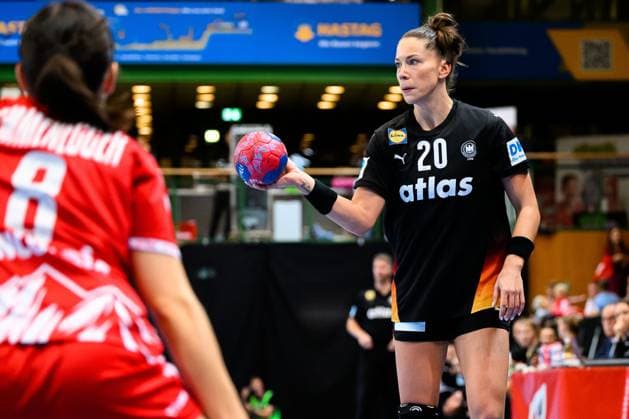 Handball, Frauen Laenderspiel - Schweiz - Deutschland Emily Vogel (Deutschland) St. Gallen Kreuzbleiche Schweiz